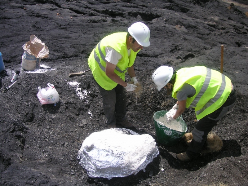 Galería excavaciones en el yacimiento de Ariño.